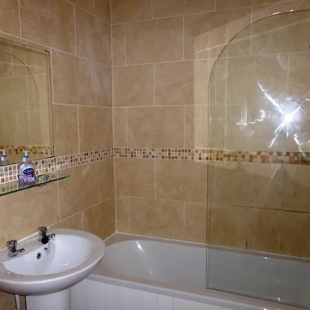 Old Vicarage 2* Leeds (West Yorkshire)