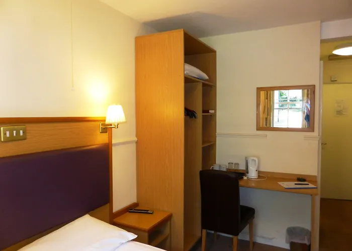 Old Vicarage Hotel 2*