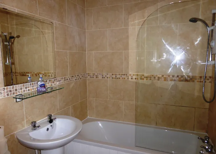 Old Vicarage 2* Leeds (West Yorkshire)