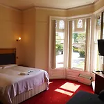 Old Vicarage 2* Leeds (West Yorkshire)
