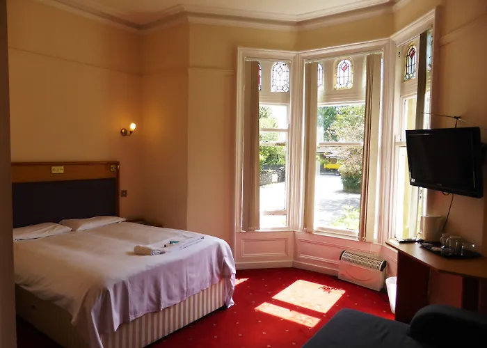 Old Vicarage 2* Leeds (West Yorkshire)